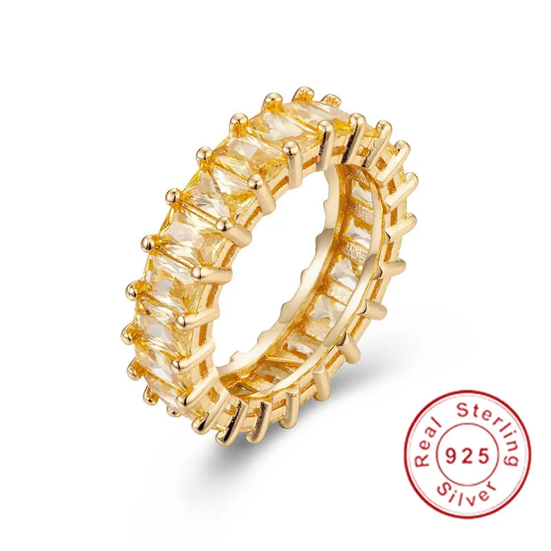 Round Cut Engagement Ring - 925 Sterling Silver with Zircon