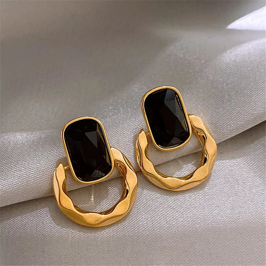 Retro Black Gem Square Stud Earrings - Vintage Resin Design