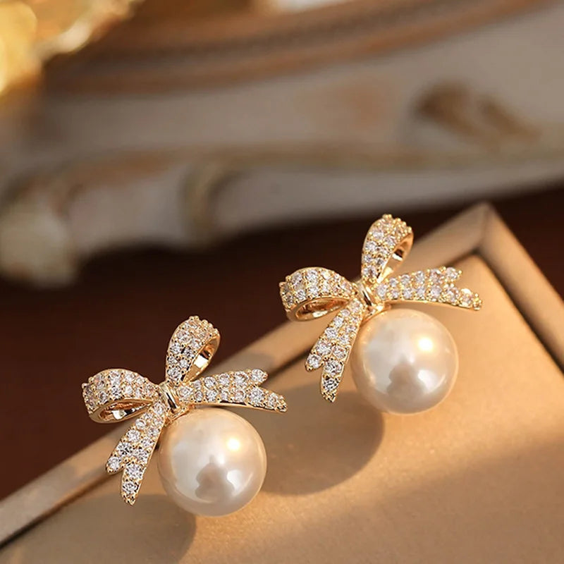 Rhinestone Pearl Stud Earrings - Elegant Design