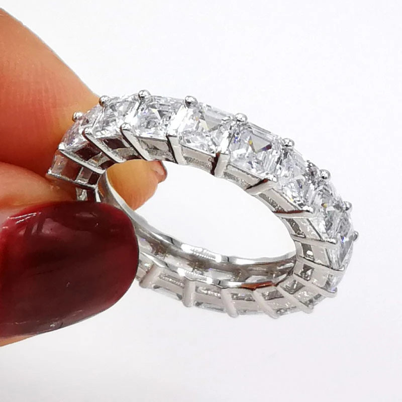 Round Cut Engagement Ring - 925 Sterling Silver with Zircon