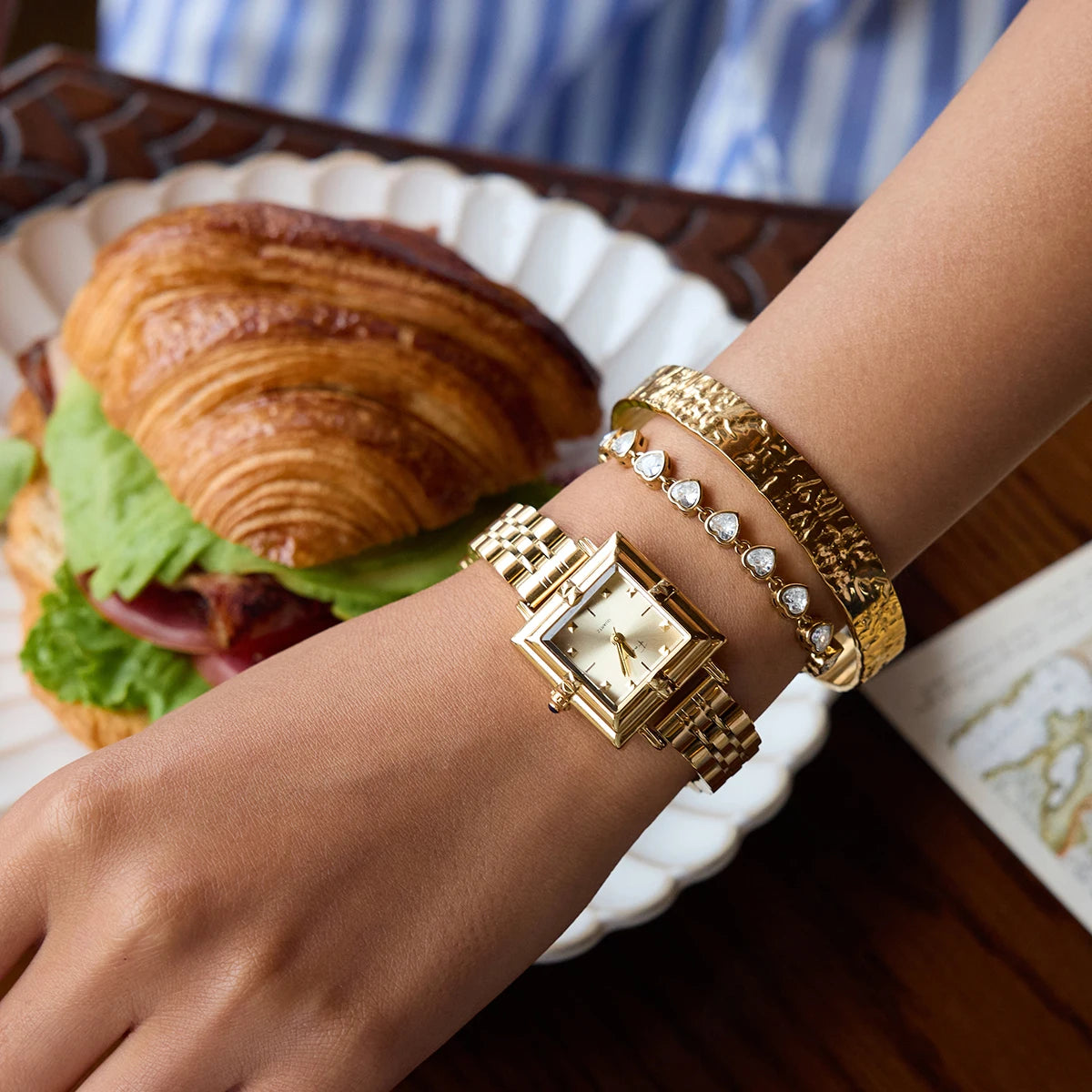 Feather Cuff Bracelet Watch - Stainless Steel Design