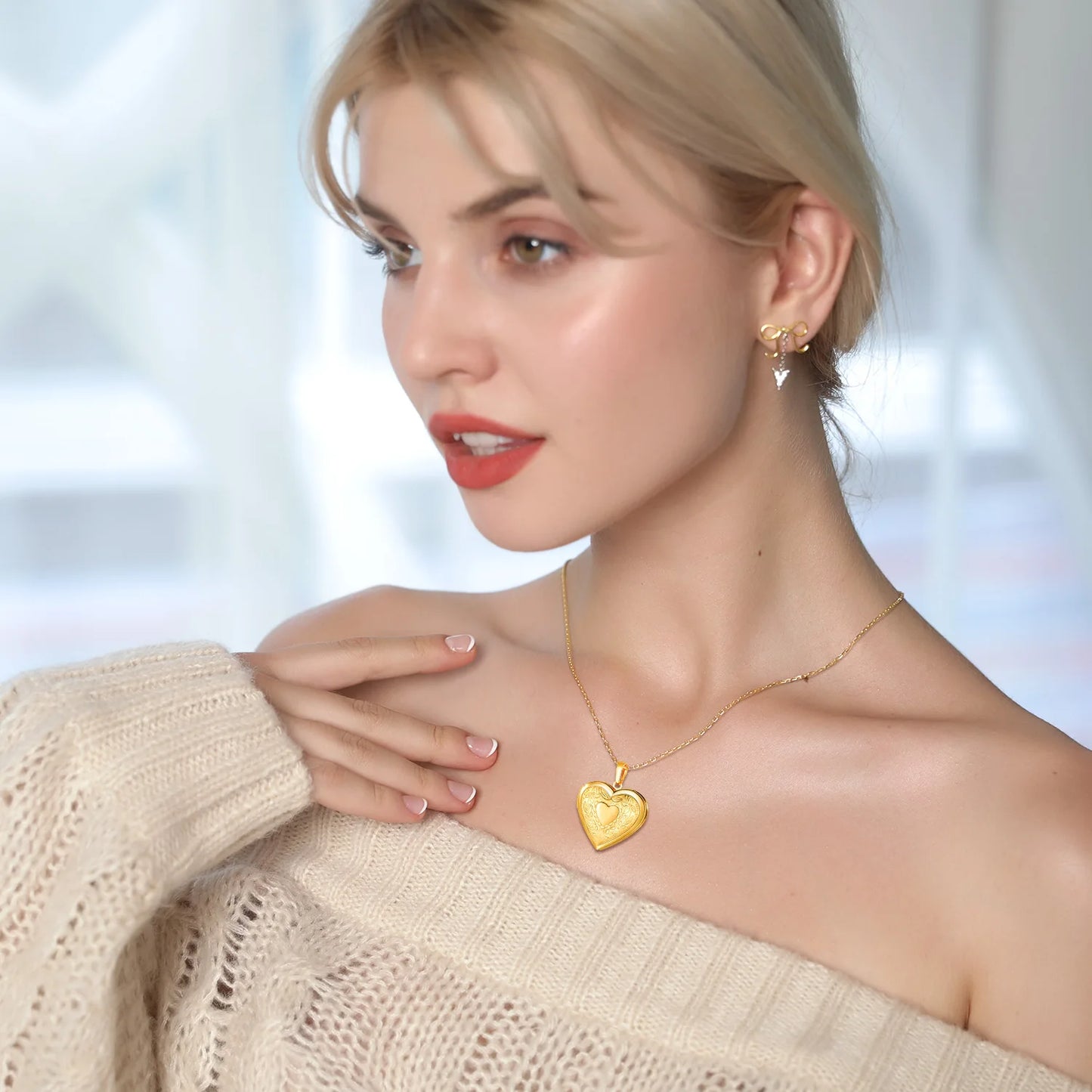 Heart Frame Memory Locket Pendant Necklace - Photo Keepsake