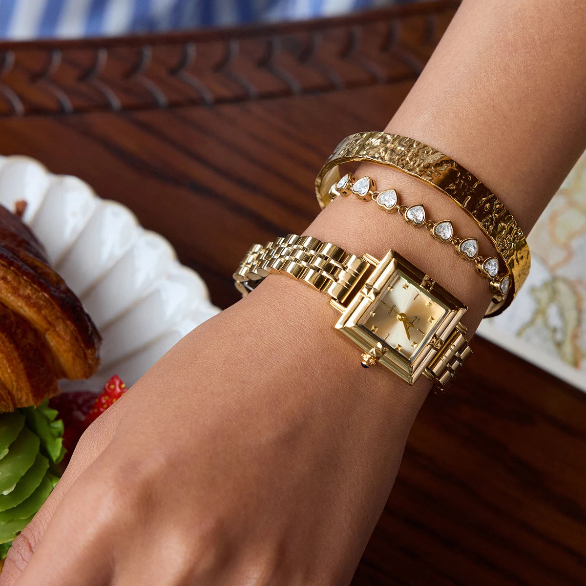 Feather Cuff Bracelet Watch - Stainless Steel Design