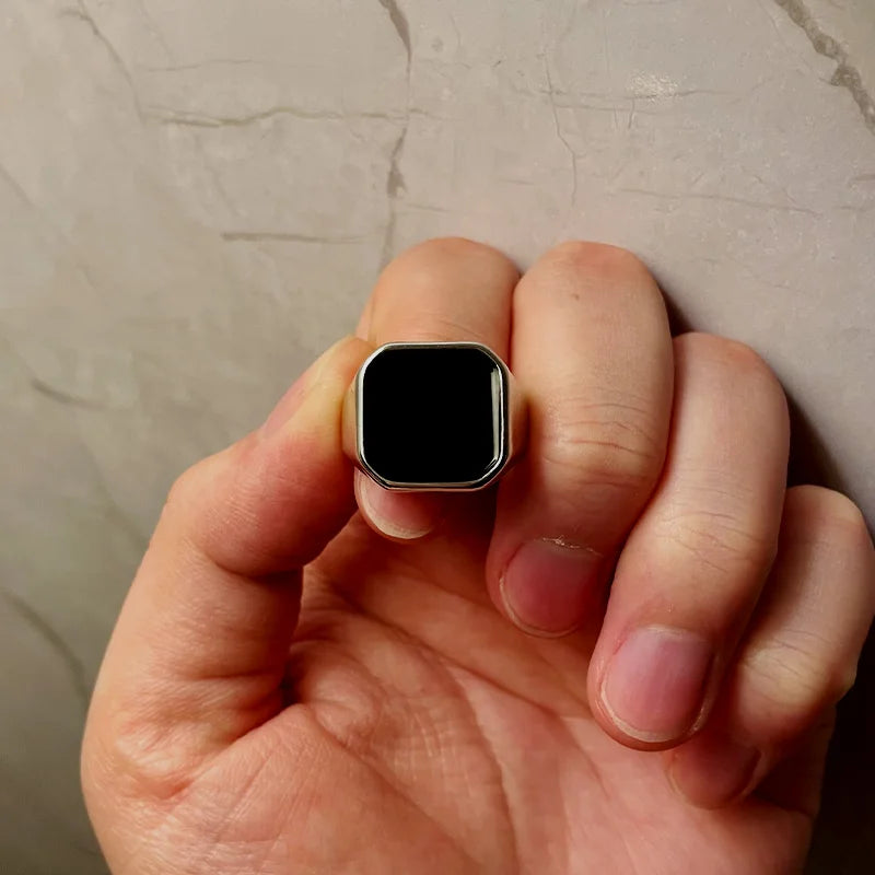 Retro Black Ring - Classic Geometric Design