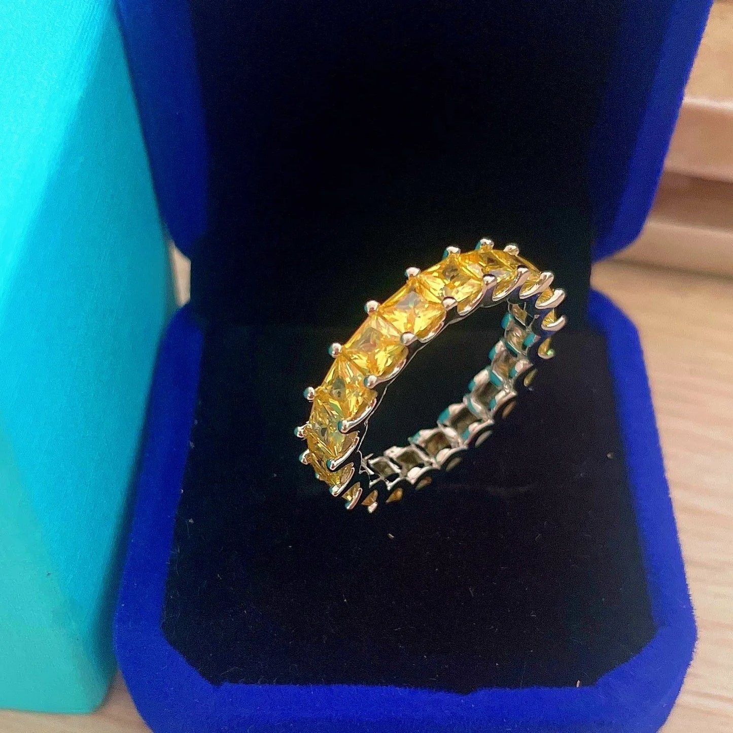 Round Cut Engagement Ring - 925 Sterling Silver with Zircon