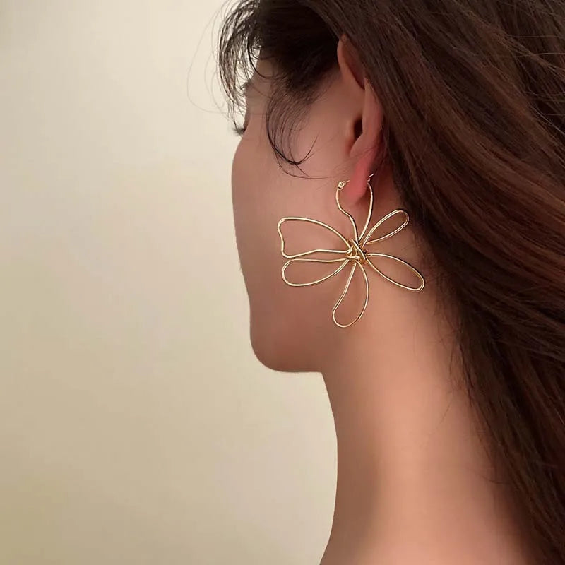 Metal Flower Stud Earrings - Trendy Floral Design