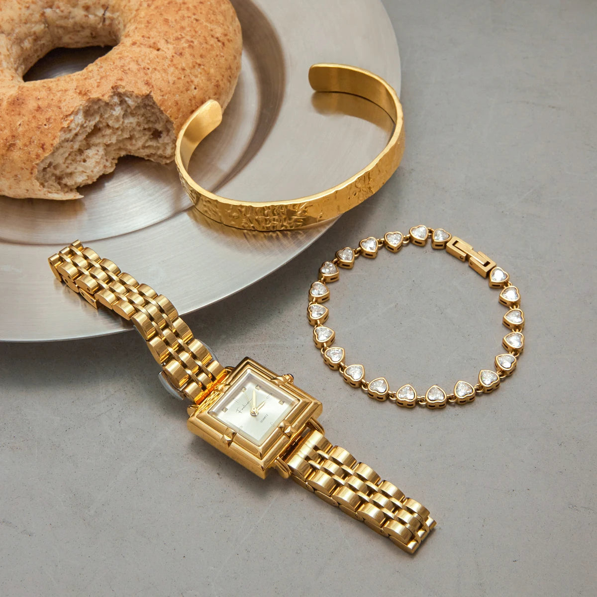 Feather Cuff Bracelet Watch - Stainless Steel Design